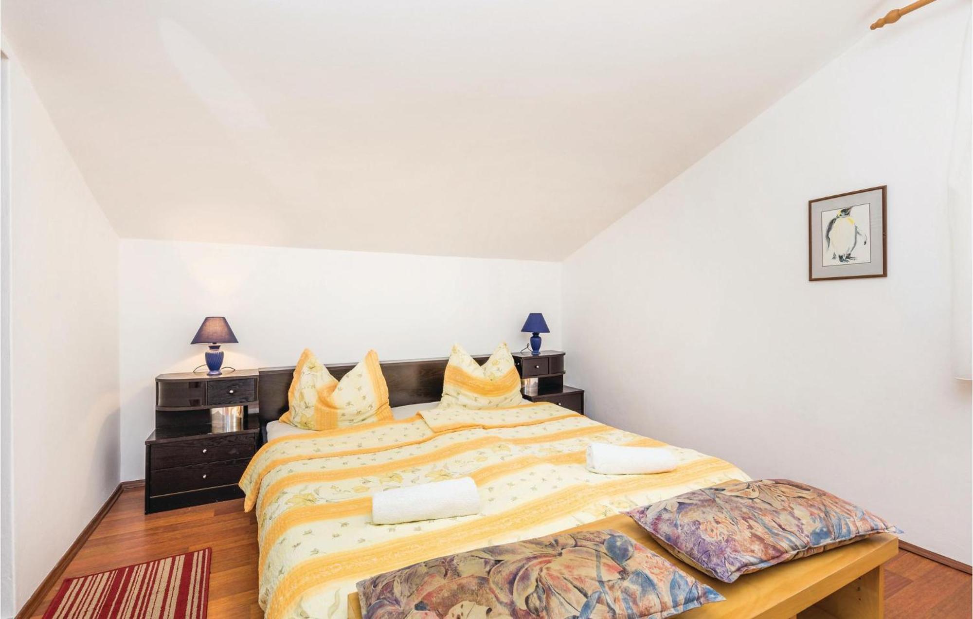 Lovely Apartment In Kampor With Kitchen Exterior photo